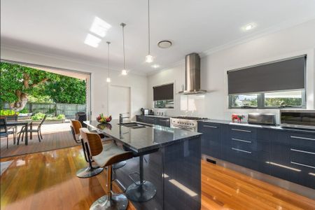 Coastal Living Made Easy! - Photo 4