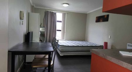 Studio- semi furnished - Photo 3