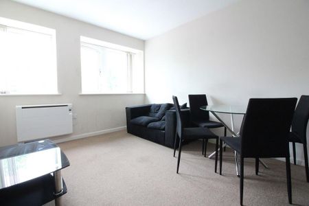 1 bedroom flat to rent - Photo 2