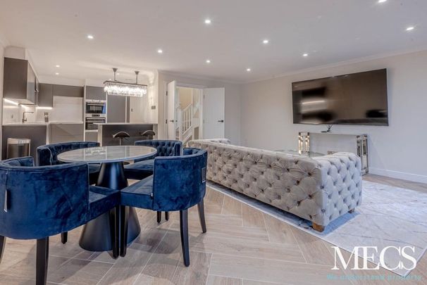 3 bedroom apartment to rent - Photo 1