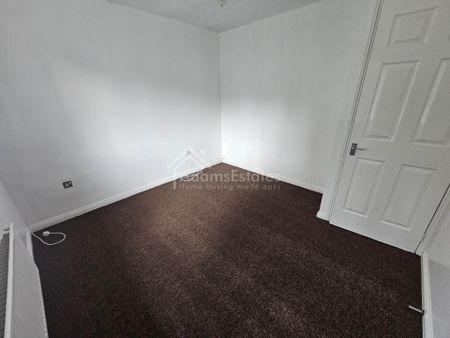 Price £850 pcm - Available Now - Unfurnished - Photo 2