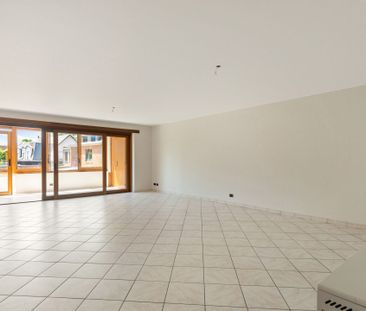 Ruim appartement met 2 slpks, kelderberging en zuid terras - Photo 1