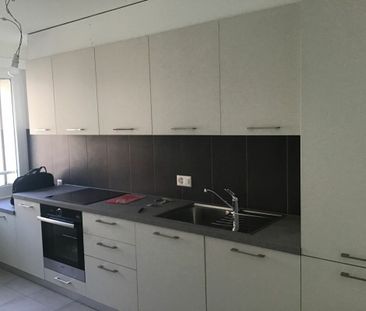 Family apartment with 4.5 rooms and closed balcony! - Photo 4