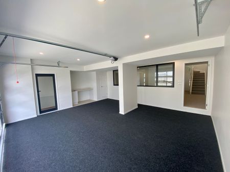 Designer 4 Bedroom on Asquith - Photo 3