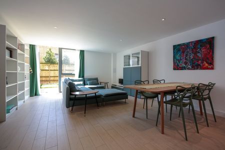 1 Bed Flat, Canalside Square, N1 - Photo 2