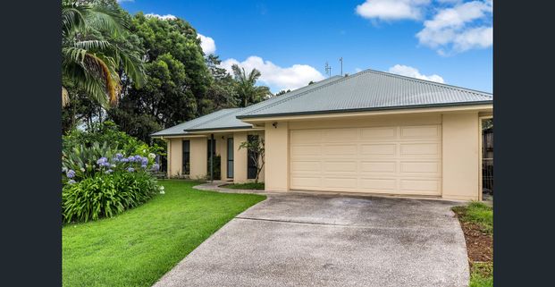 Large Family Home 4 Bedrooms + Office - Photo 1