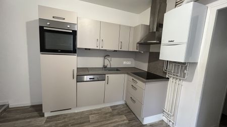 Location Appartement 6 pièces 109m² REMIREMONT 88200 - Photo 5