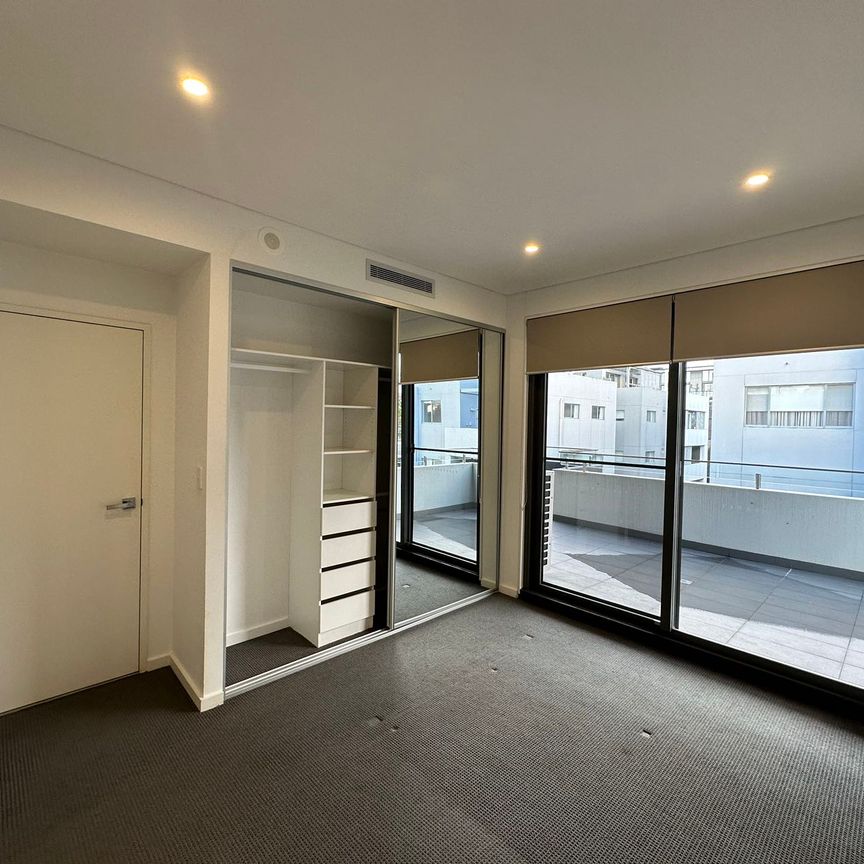 Top Level 3 Bedrooms + Study Apartment for lease - Photo 1