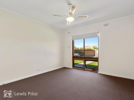 Conveniently located between CBD & Beach - Photo 3