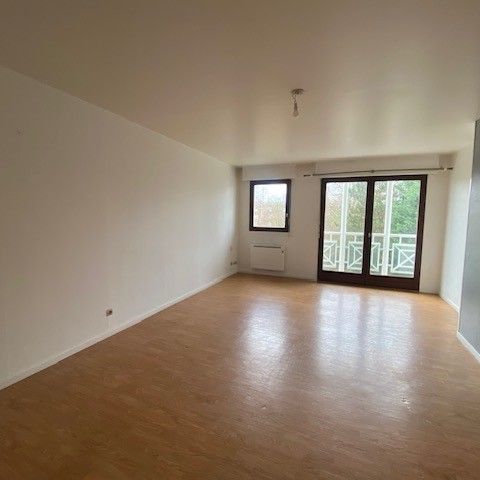 Location Appartement 4 pièces 78m² LAMBERSART 59130 - Photo 1
