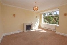 3 bed House - Semi-Detached for Rent - Photo 4