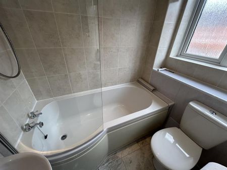 4 bedroom private hall to rent - Photo 5