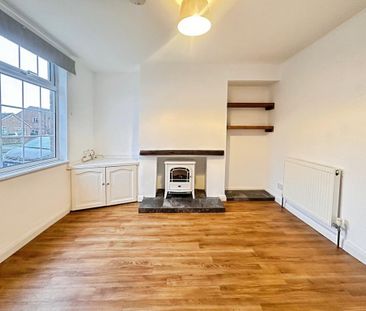 2 bedroom character property to rent - Photo 2