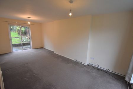 3 bedroom House - LODGEFIELD, WELWYN GARDEN CITY - Photo 2