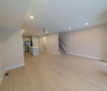 For Lease - 812 Star Private, Kanata, Ontario - Photo 4