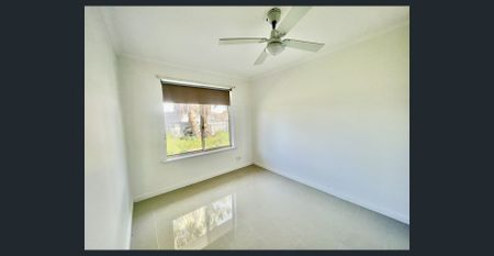 4 Bedrooms, 2 Bathrooms, and 2 Parking Spaces - Photo 5