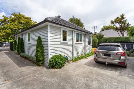 Beautifully Renovated 3-Bedroom Home in a Prime Christchurch Location! - Photo 3