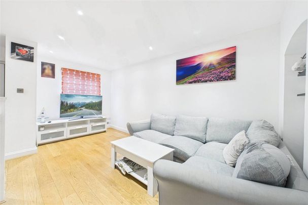 4 bedroom semi-detached house to rent - Photo 1