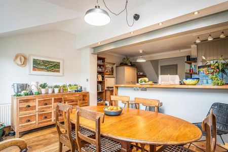 4 bedroom terraced house to rent - Photo 5