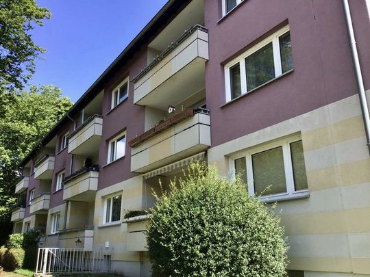 Charmante, bezugsfertige 3-Zimmer Wohnung mit Balkon im Erdgeschoss! - Photo 1