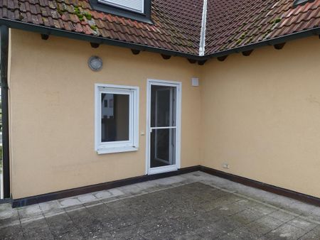 2 Zimmer Wohnung mit großer Dachterrasse in Roßtal, am Bahnhof! - Foto 2