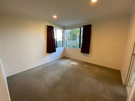 4 bedrooms, Living in the heart of Howick - Photo 4