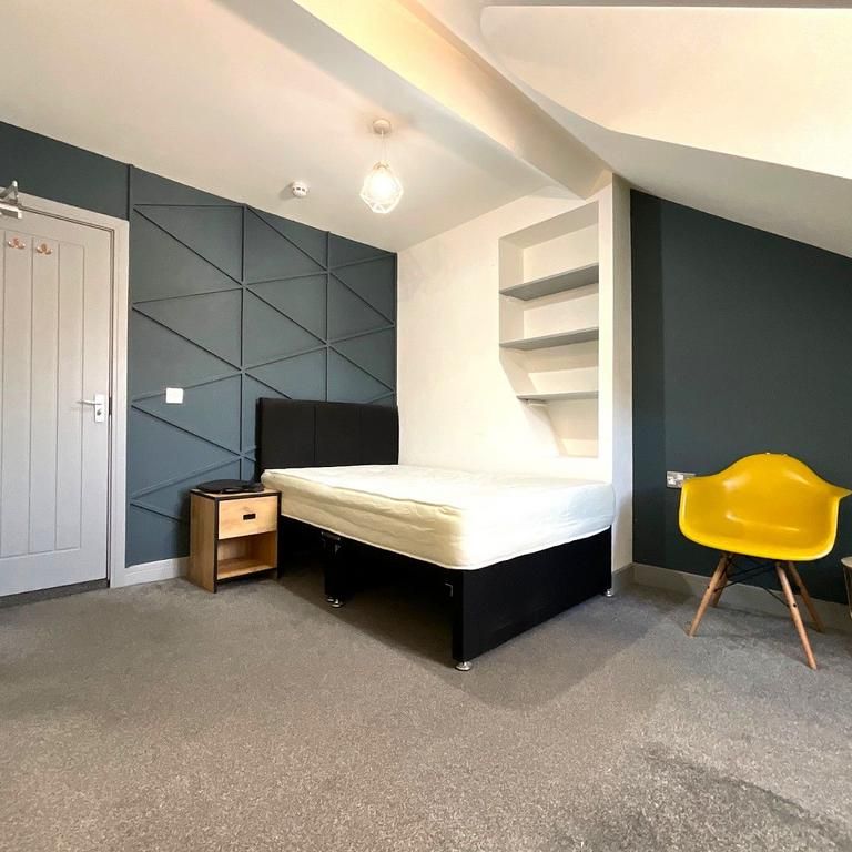 1 bedroom in a house share to rent - Photo 1