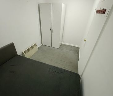 3 Bed Detached House, Vicarage Lane, E15 - Photo 4