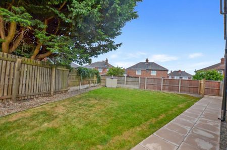 3 bedroom semi-detached house to rent - Photo 3