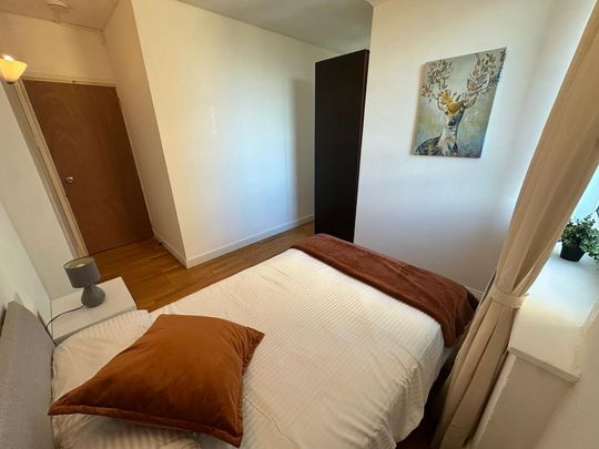 4 bedroom flat share to rent - Photo 1