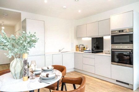Elmsleigh Road, Staines-upon-Thames, Surrey, TW18 4AJ - Photo 3