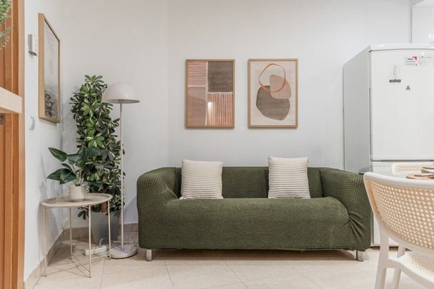 Exterior room in Plaza de Santa Cruz - Foto 1