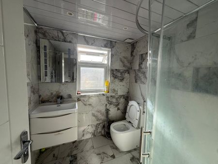 1 bedroom in a house share to rent - Photo 4