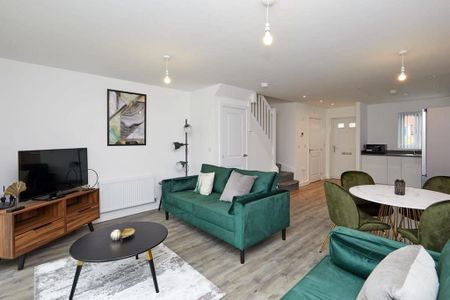 3 bedroom serviced apartment to rent - Photo 4