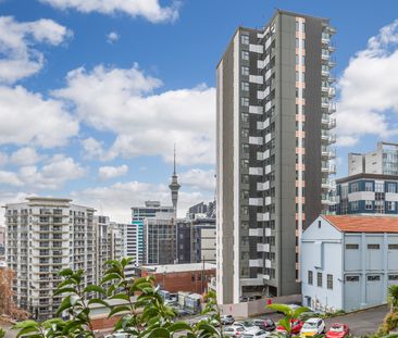 Modern Apartment - Photo 3