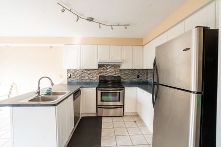 For Lease - 74 Kirkland Place Unit# Main, Whitby, Ontario - Photo 2