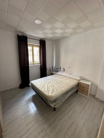 Alquiler de piso en Calle Reyes Magos - Photo 2