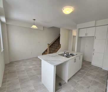 For Lease - 11 Greig Street, Brantford, Ontario - Photo 4