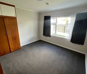 Island Bay 4BR Family Home - Photo 4