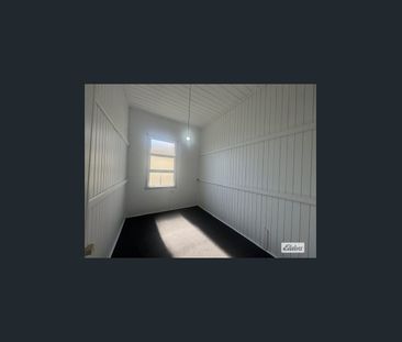 Neat & Comfortable Home in a Convenient Location - Photo 3