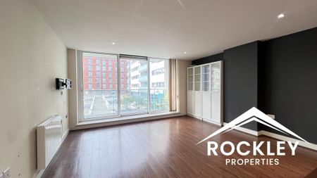 2 bedroom flat to rent - Photo 2