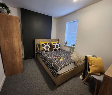 1 bedroom in a house share to rent - Photo 5