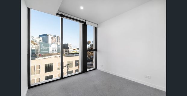 Stunning South Melbourne Location, Perfect inner-city lifestyle - Photo 1