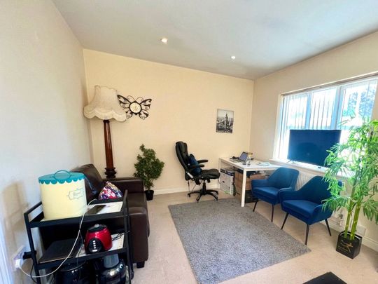 1 bedroom semi-detached bungalow to rent - Photo 1