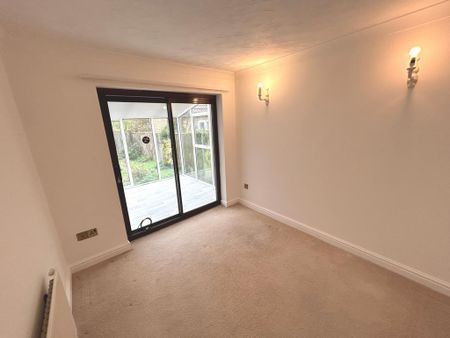 4 bedroom detached house to rent - Photo 3