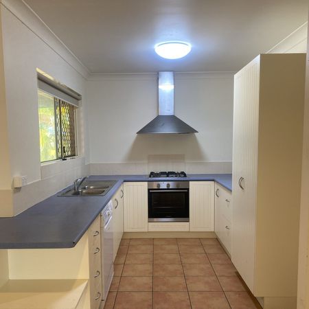 6 Cuthbert Court, 4740, Slade Point - Photo 3