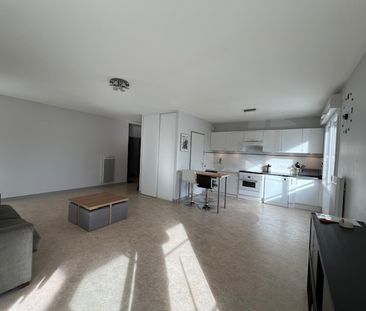 Location Appartement 3 pièces 75m² LA ROCHELLE 17000 - Photo 2