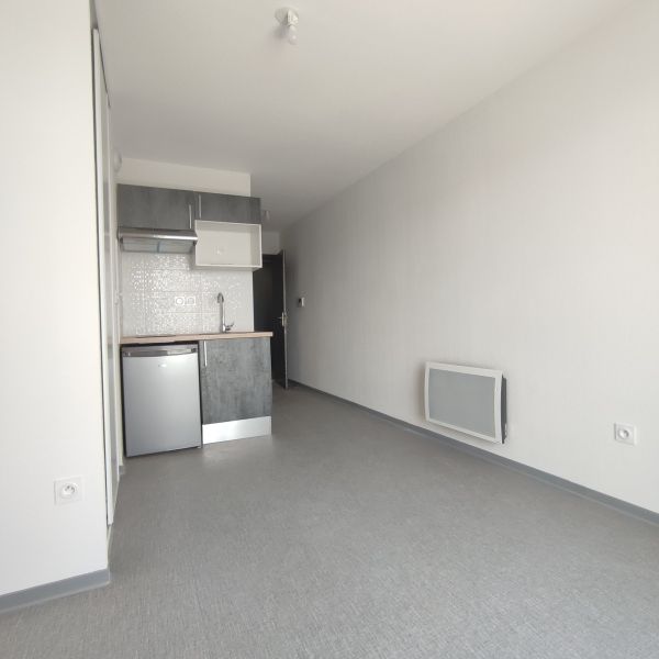 Location Appartement 1 pièce 18m² NIMES 30000 - Photo 1