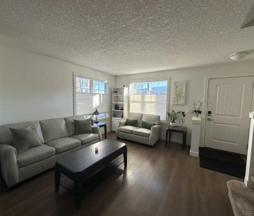 Townhouse for rent (looking for roommate) — 1 Bedroom Room For Rent - Photo 1
