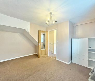 Wellesley Close, Ash Vale, GU12 - Photo 4